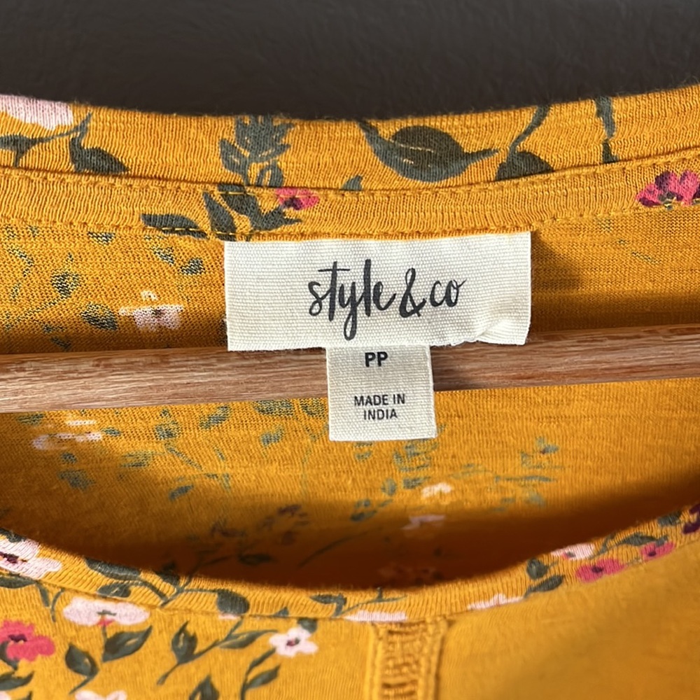 Style & Co three-quarter sleeve, blouse, – floral print - Picture 2 of 5